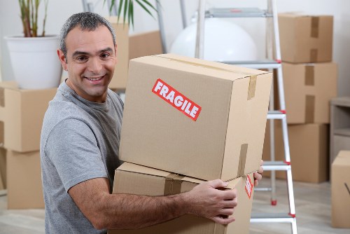 Van loading help for a local move in Lee